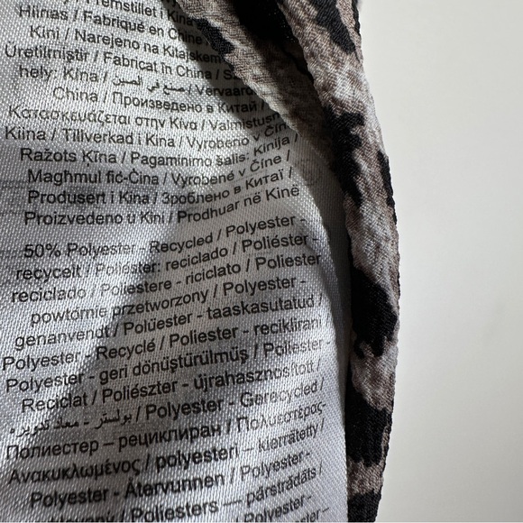 ONLY Grey Black Leopard Print Blouse Zip Back Short Sleeve Top NWT Size XS EU 34 - Picture 8 of 9